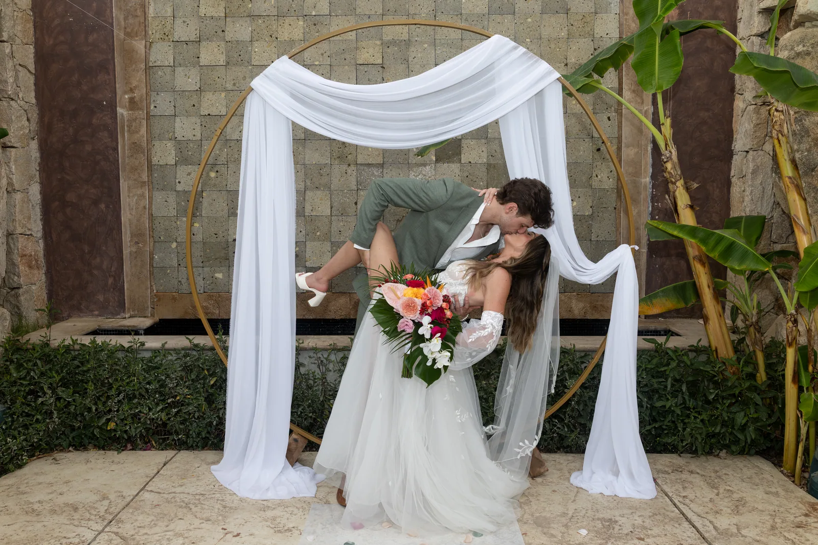 Katrina & Clayton, Diamante